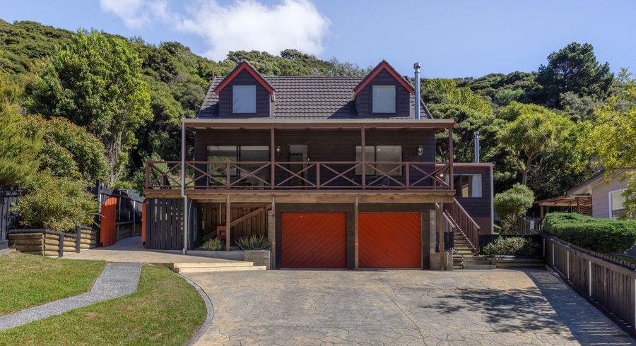  at 40 Postgate Drive, Whitby, Porirua, Wellington