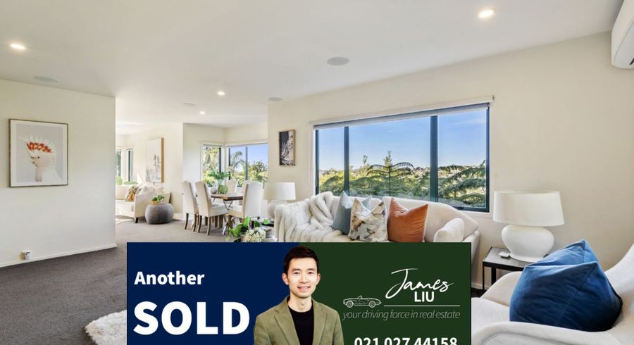  at 2/60 Arran Road, Browns Bay, Auckland