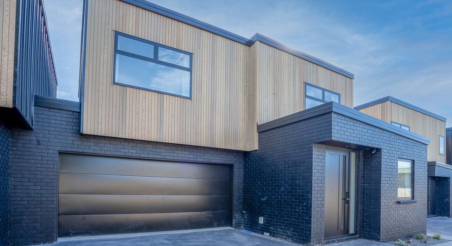  at 2/60 Sandwich Road, St Andrews, Hamilton