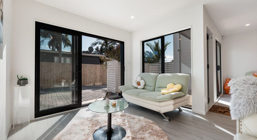  at 5/15 Renata Crescent, Te Atatu Peninsula, Waitakere City, Auckland