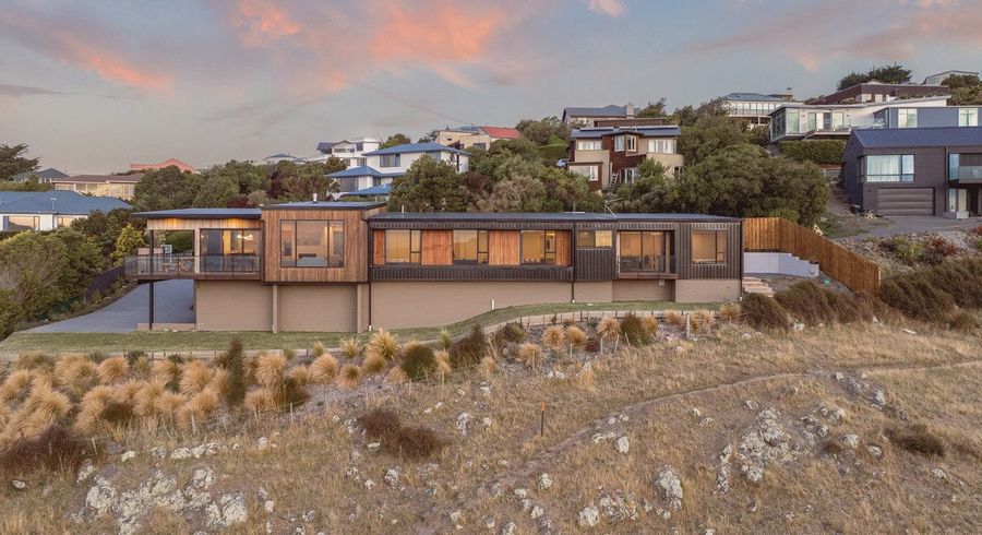  at 4 Plains View, Mount Pleasant, Christchurch City, Canterbury