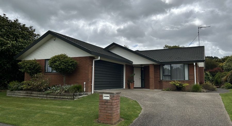  at 32 John Webb Drive, Glenview, Hamilton