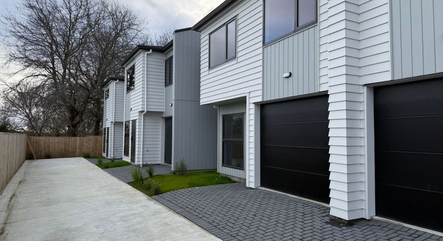  at 2/163 Bradbury road, Botany Downs, Manukau City, Auckland