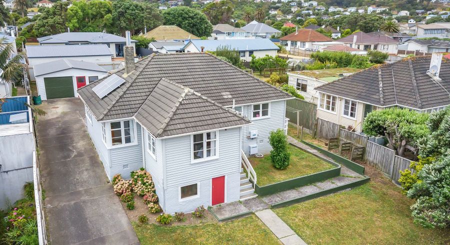  at 37 Main Road, Titahi Bay, Porirua
