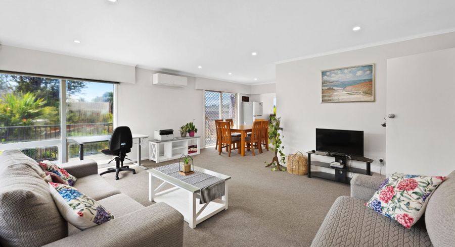  at 18 Borrowdace Avenue, Botany Downs, Manukau City, Auckland