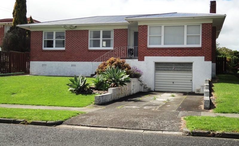 at 85 Tiraumea Drive, Pakuranga, Manukau City, Auckland