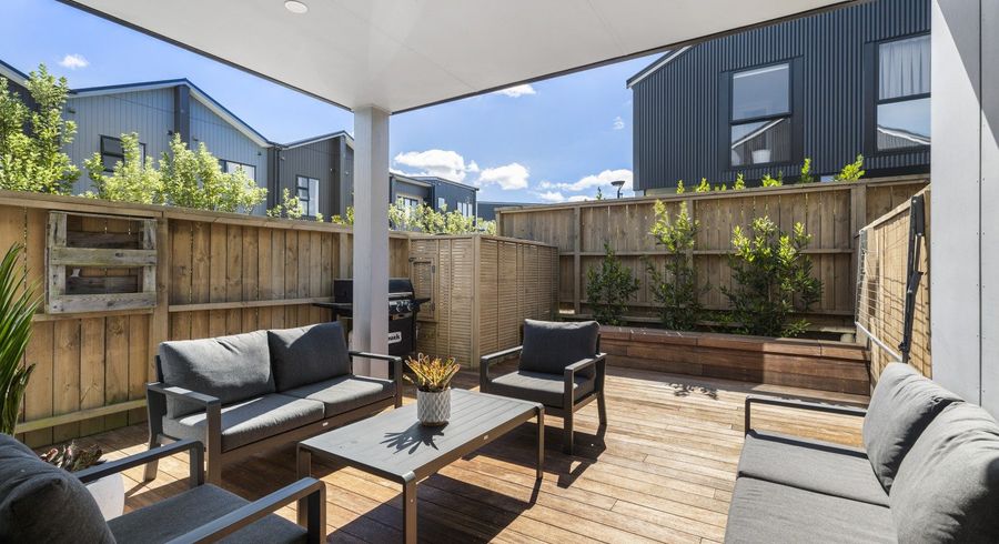  at 31 Pukewhero Rise, Westgate, Auckland