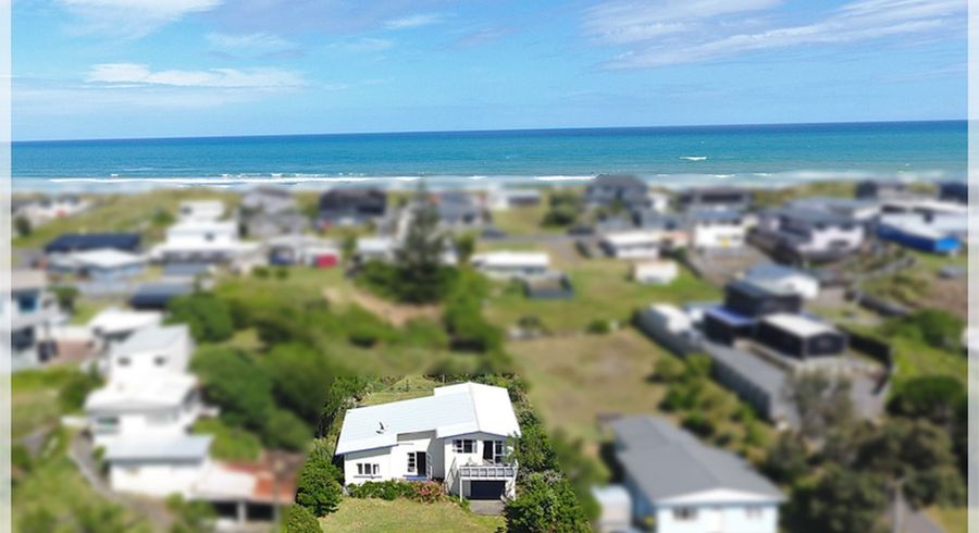  at 6 Nelson Street, Foxton Beach, Foxton