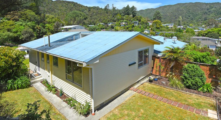  at 2/9 Lowry Crescent, Stokes Valley, Lower Hutt