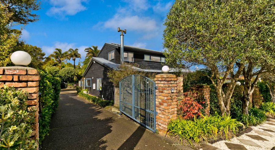  at 4 Traffic Road, Greenhithe, Auckland