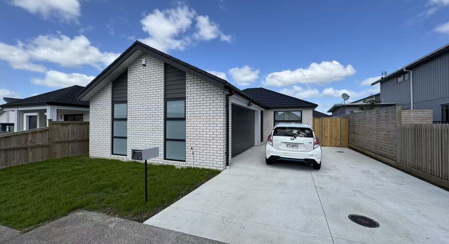  at 10 Enchantment Lane, Karaka, Papakura