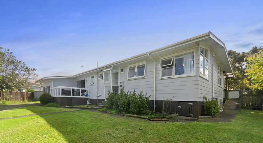  at 31 Harmel Road, Glendene, Auckland