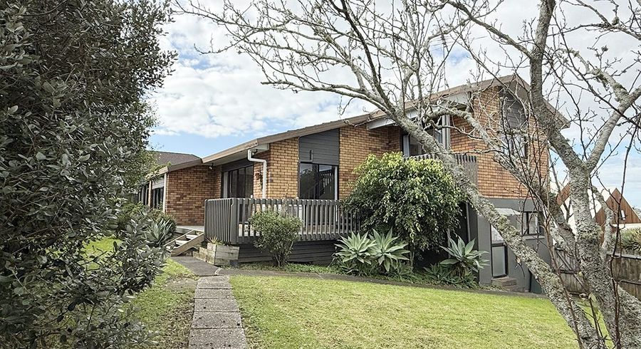  at 9 Cambric Place, Botany Downs, Manukau City, Auckland