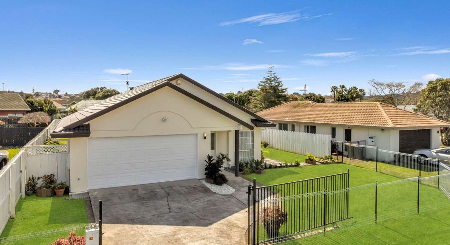  at 52 Riverton Drive, Randwick Park, Manukau City, Auckland