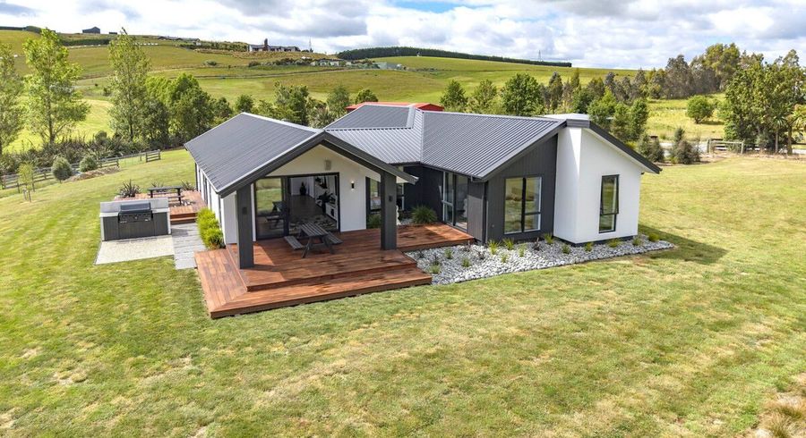  at 27 Mairangi Lane, Starvation Hill, Oxford