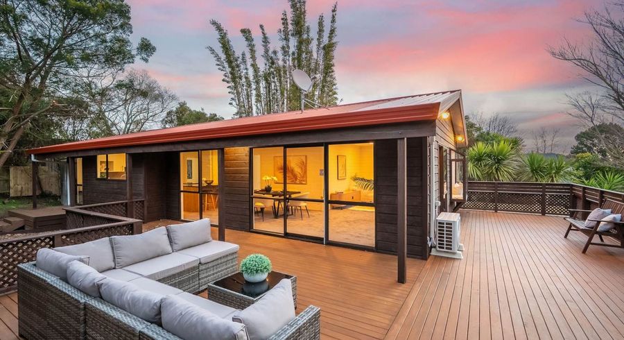  at 10 Outlook Road, Greenhithe, North Shore City, Auckland
