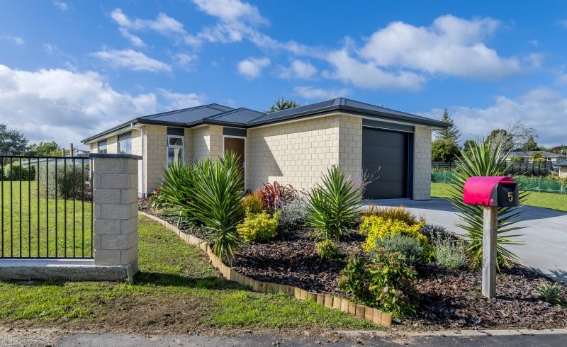  at 5 Corbin Court, Levin