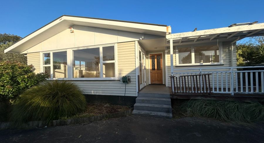  at 17 Clinton Avenue, Te Atatu Peninsula, Waitakere City, Auckland