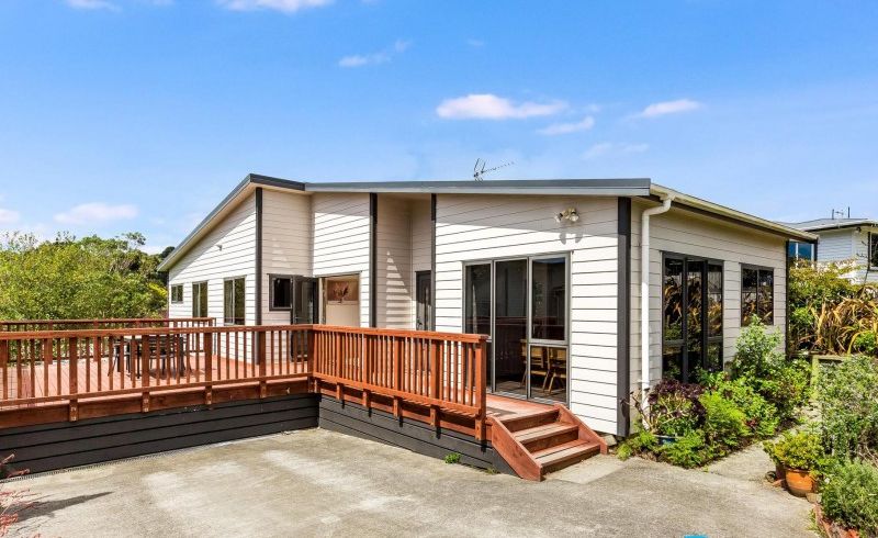  at 9 Beauzami Crescent, Ascot Park, Porirua