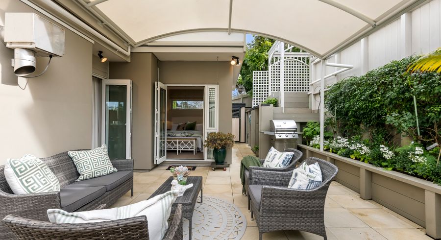  at 27 Hillsborough Road, Hillsborough, Auckland