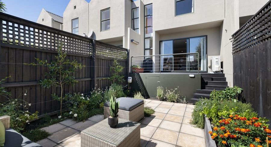  at 4/33 Winchester Street, Merivale, Christchurch