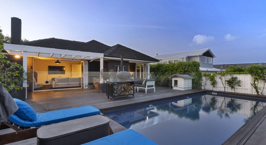  at 14 Temple Street, Meadowbank, Auckland