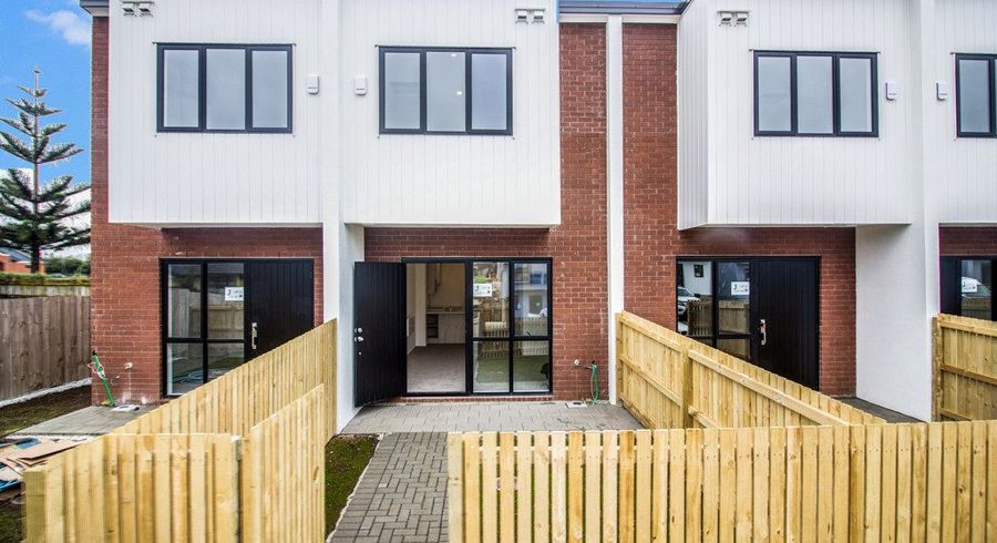  at 4 Aumarire Lane, Favona, Manukau City, Auckland