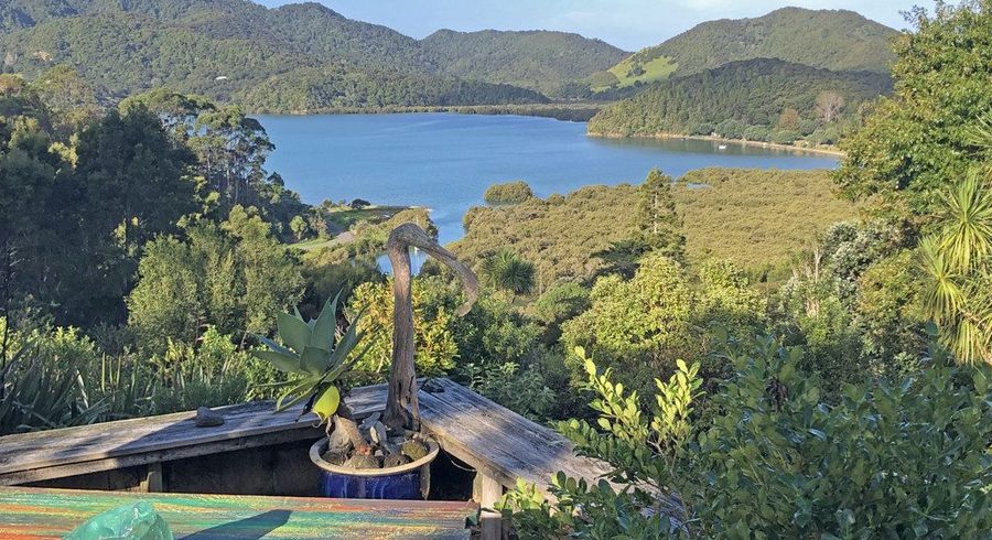  at 581 Manawaora Road, Parekura Bay