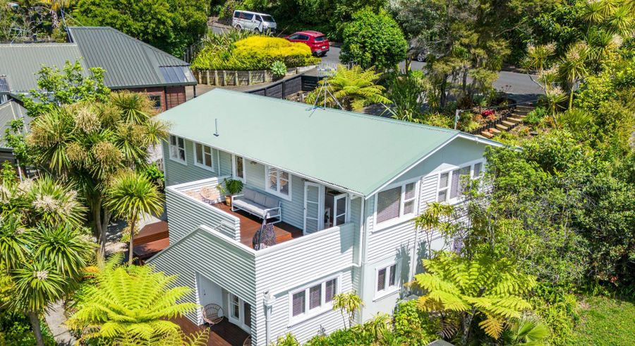  at 11 Fairmount Road, Titirangi, Auckland