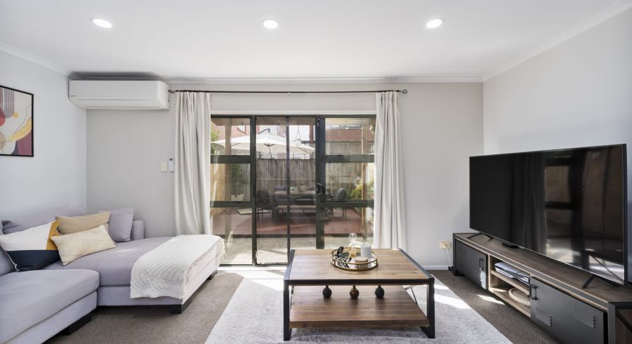  at 11/17 Harbour View Road, Te Atatu Peninsula, Waitakere City, Auckland