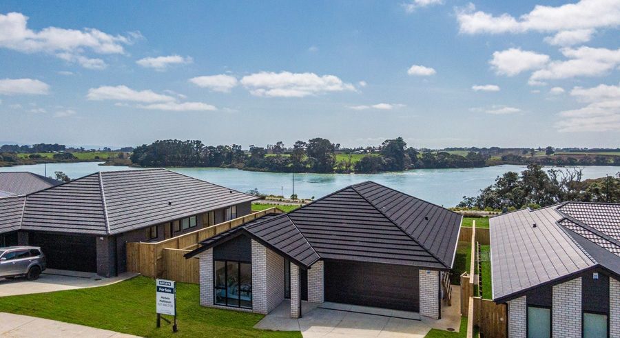  at 6 Omahuru Road, Glenbrook