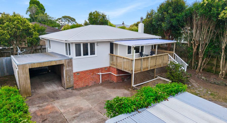  at 8 Marewa Street, Te Atatu South, Waitakere City, Auckland