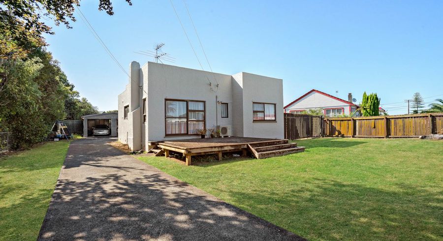  at 11 Miami Street, Mangere East, Auckland