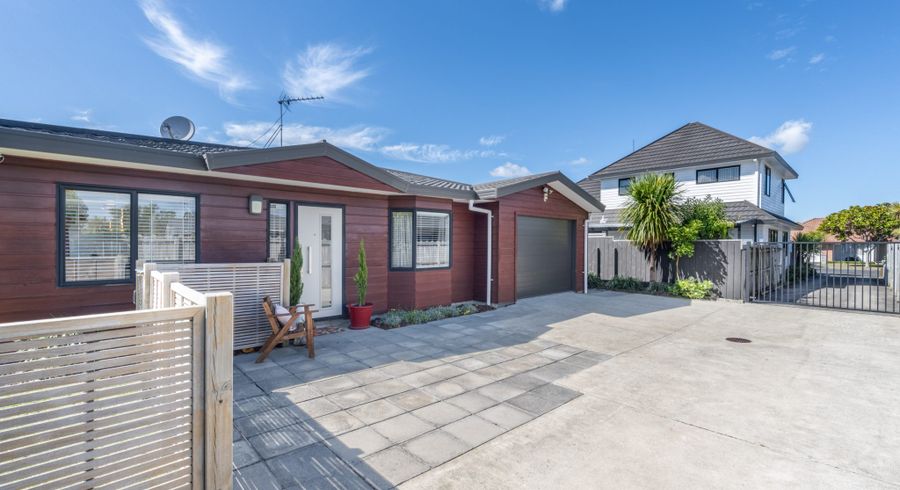  at 2/55 Frank Nobilo Drive, Golflands, Manukau City, Auckland