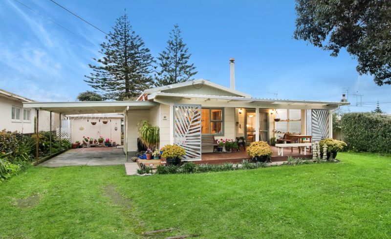  at 27 Koputara Road, Himatangi Beach