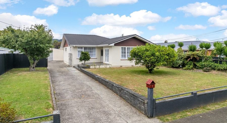  at 3 Hall Grove, Ebdentown, Upper Hutt
