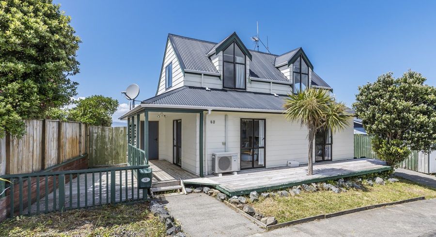  at 52 Frobisher Street, Island Bay, Wellington