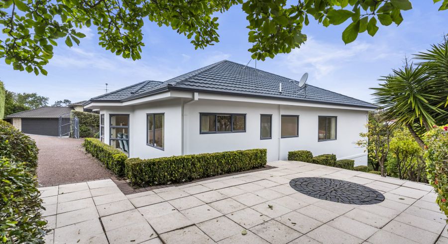  at 7 Jubaea Place, Henderson, Auckland