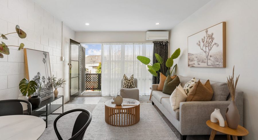  at 4/11 Tawera Road, Greenlane, Auckland City, Auckland
