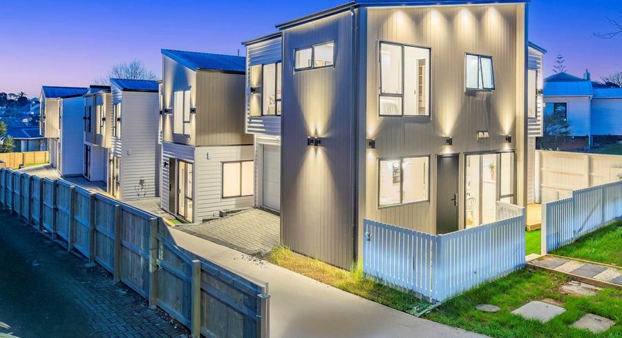  at 2/59 Howe Street, Howick, Manukau City, Auckland