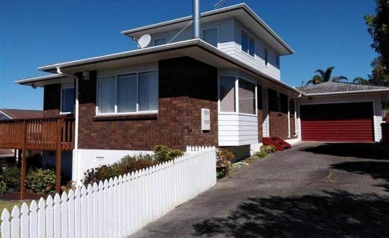  at 27 Petrel Place, Royal Heights, Waitakere City, Auckland