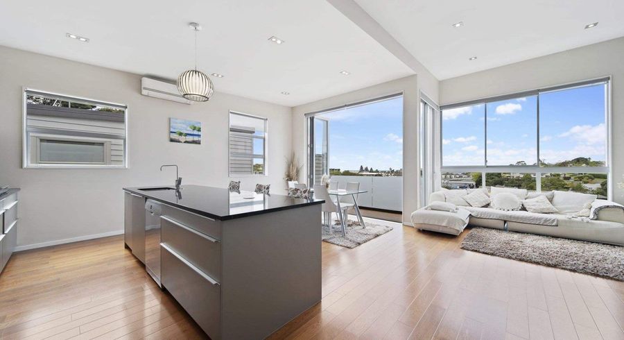 at 5/8 Wilk Lane, Browns Bay, Auckland
