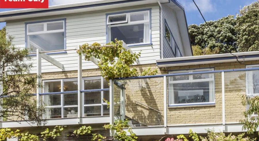  at 5 Kellsmere Crescent, Island Bay, Wellington