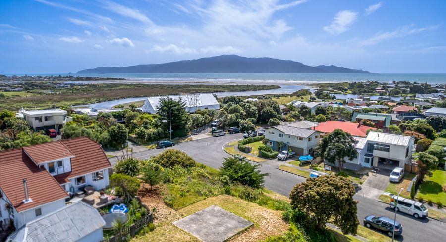  at 39 Hicks Crescent, Waikanae Beach, Kapiti Coast, Wellington