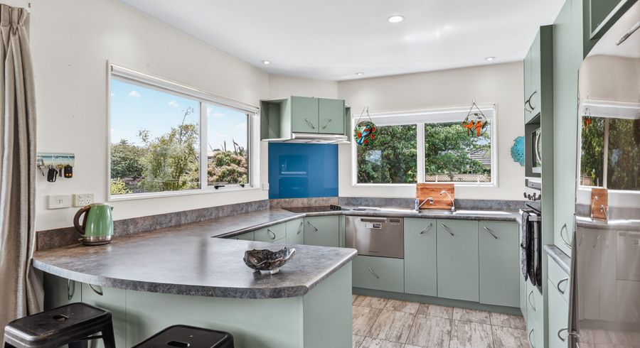  at 2/35 Fairview Terrace, Waipahihi, Taupo, Waikato