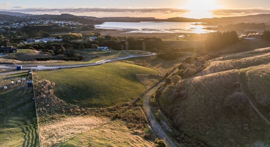  at 1 Karamu Way, PAUATAHANUI, PORIRUA