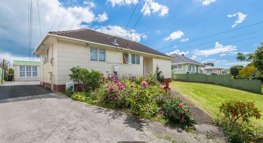  at 10 Gilbert Road, Otara, Auckland