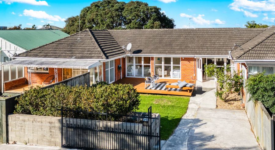  at 2/59 Tawa Road, One Tree Hill, Auckland City, Auckland