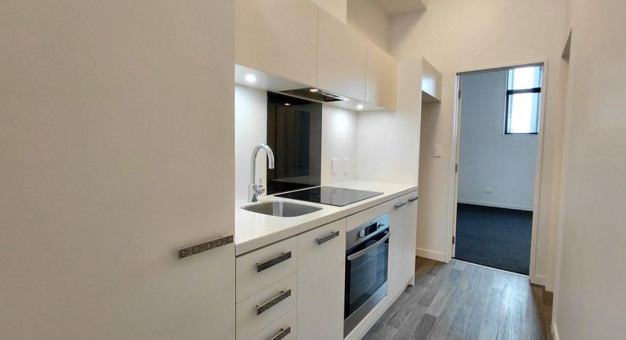  at 2/82 Riccarton Road, Riccarton, Christchurch City, Canterbury