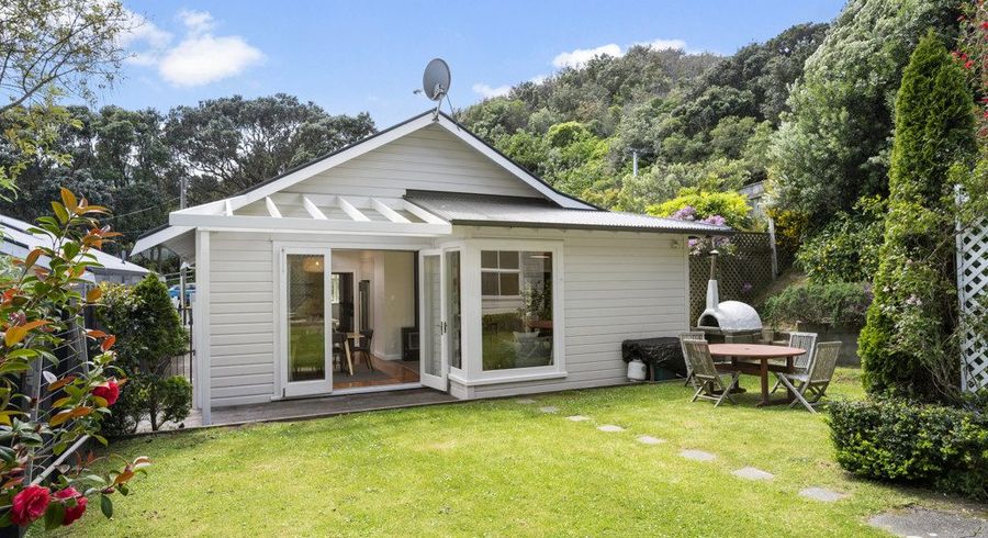  at 1 Dee Street, Island Bay, Wellington